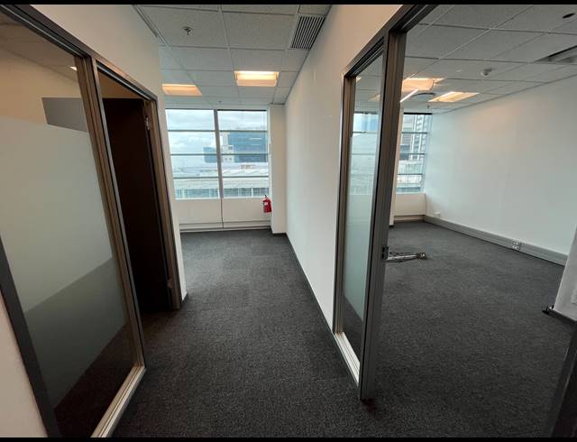 339M² OFFICE TO LET IN FORESHORE